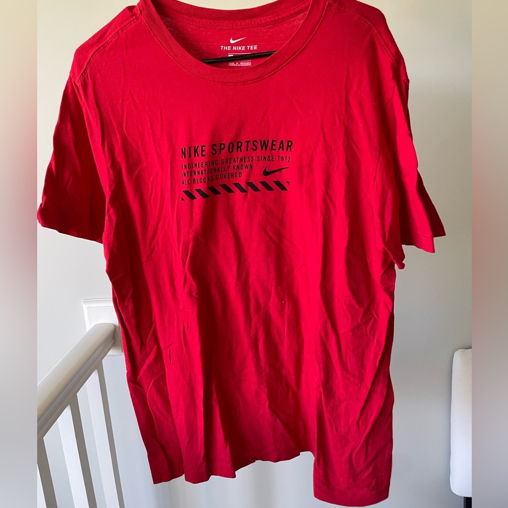 Nike Sportswear Graphic Tee